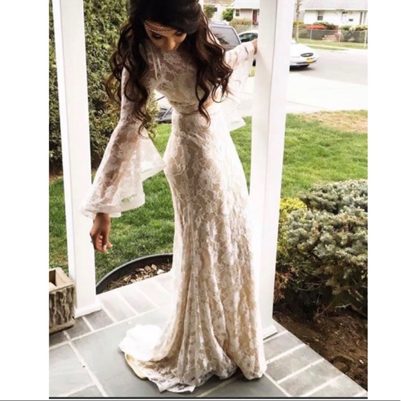 Mac Duggal Lace Prom Gown / Wedding Dress, Size 2 - Picture 3 of 5